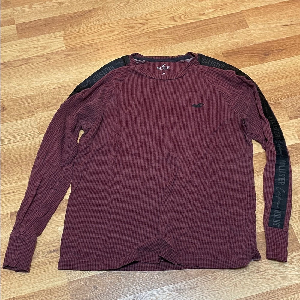 Hollister Men's Burgundy Long Sleeve Tee